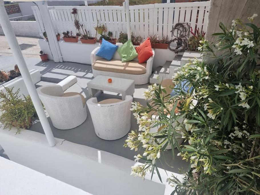 Pleasure Black Santorini Apartment