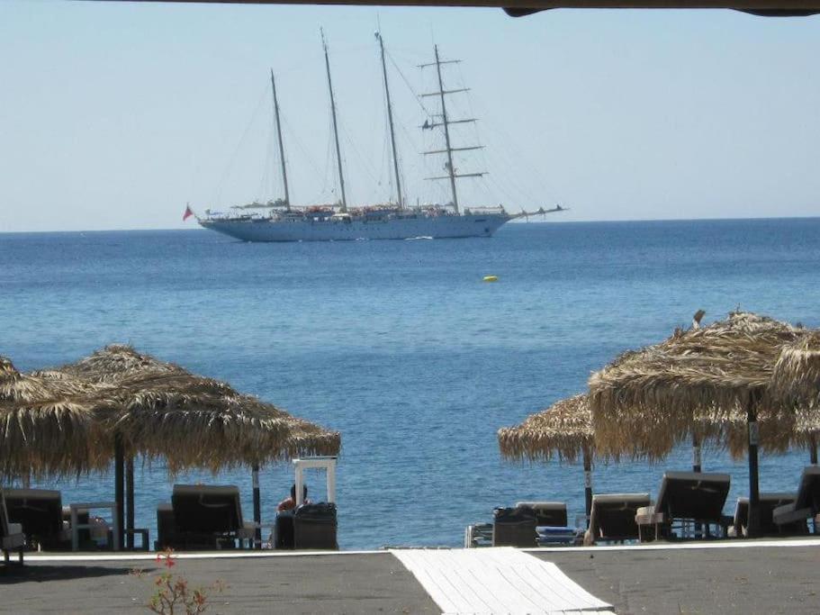 Pleasure Black Santorini Perissa (Santorini)