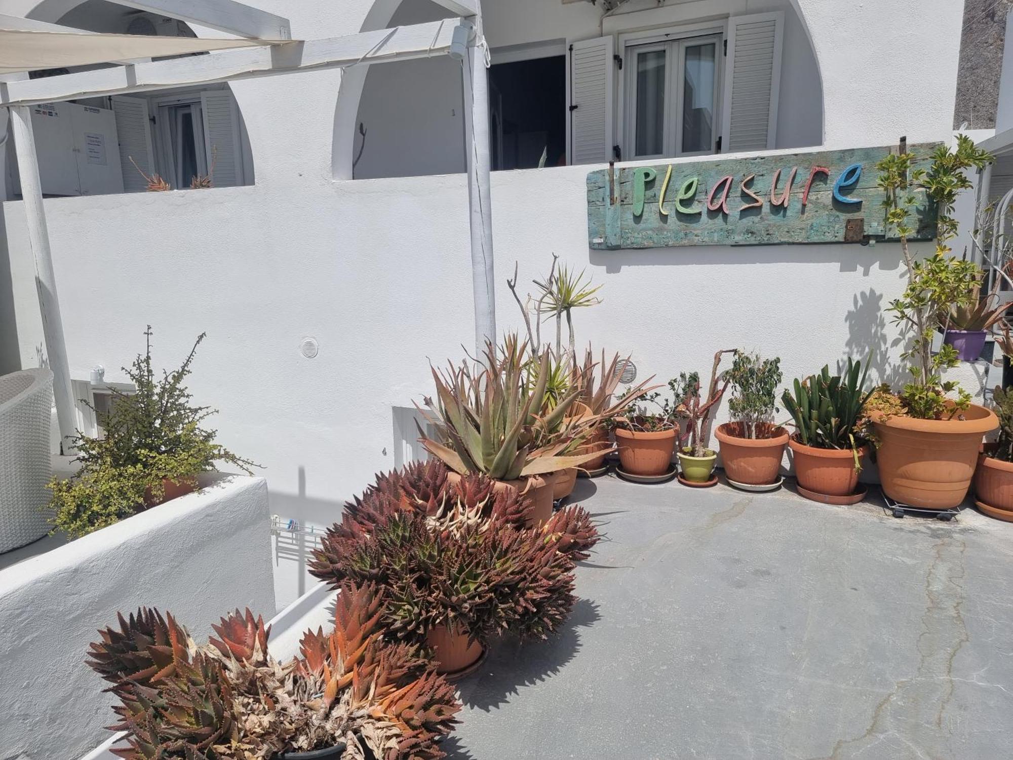 Pleasure Black Santorini Apartment Perissa (Santorini)