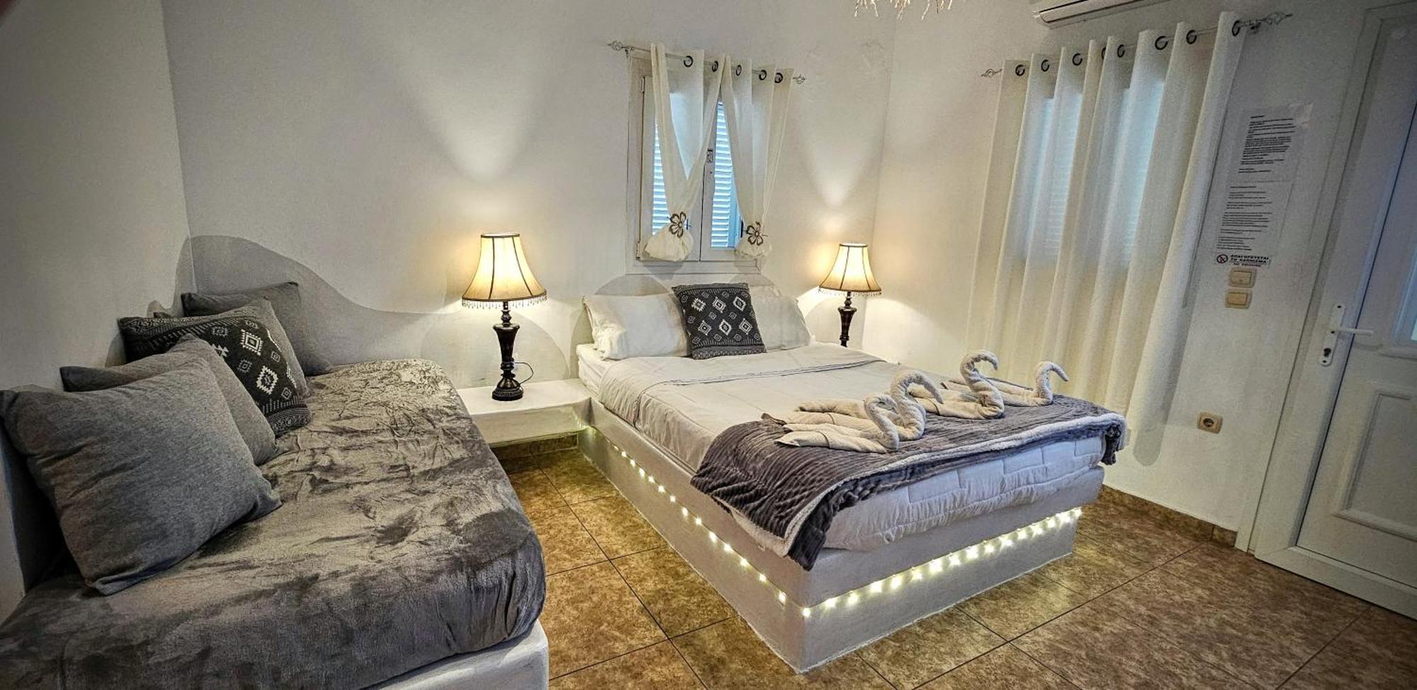 Pleasure Black Santorini Apartment