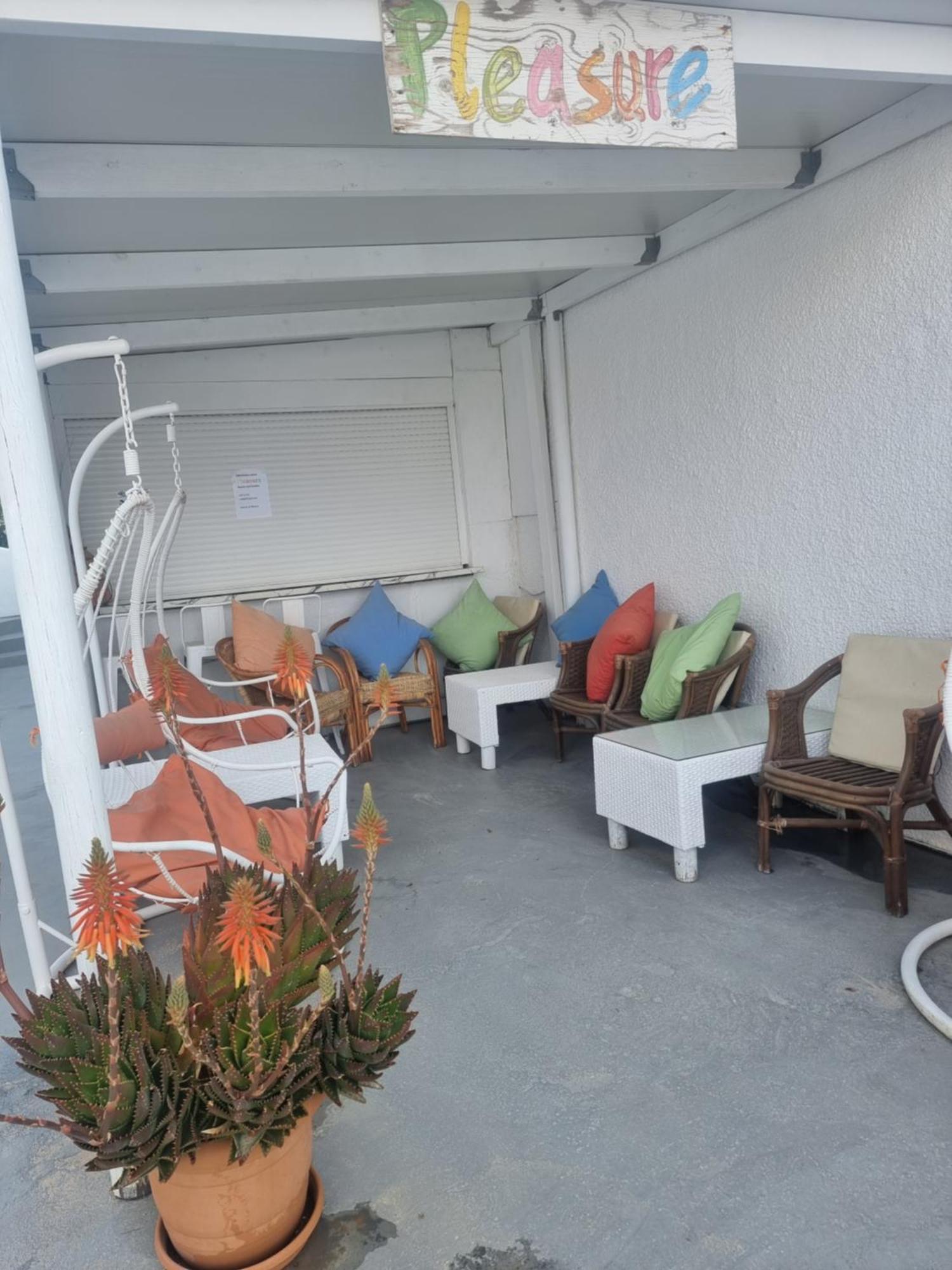 Pleasure Black Santorini Apartment