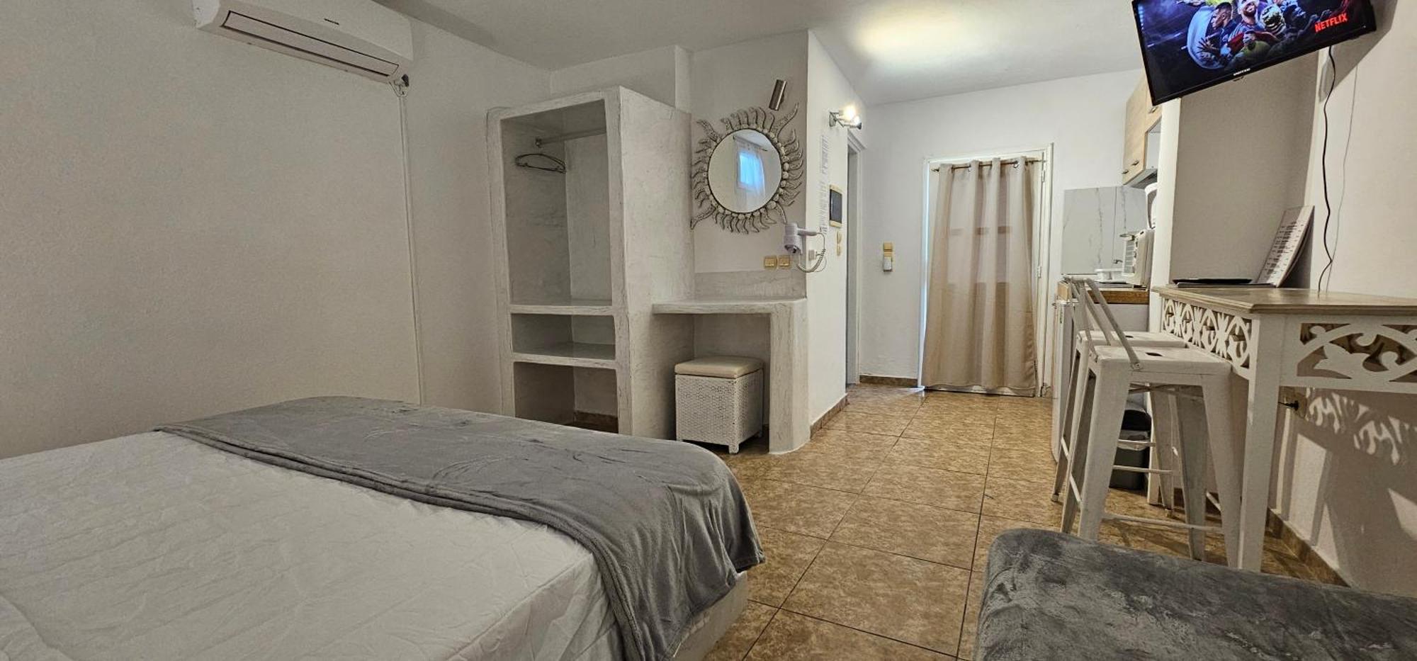 Pleasure Black Santorini Apartment *