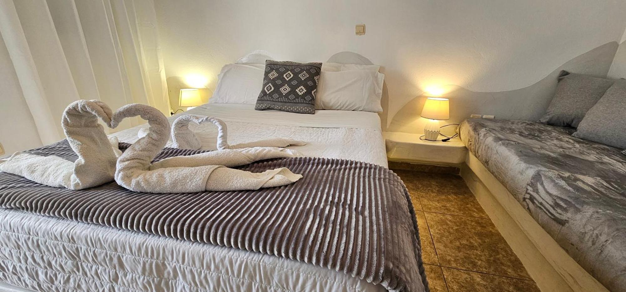 Pleasure Black Santorini Apartment