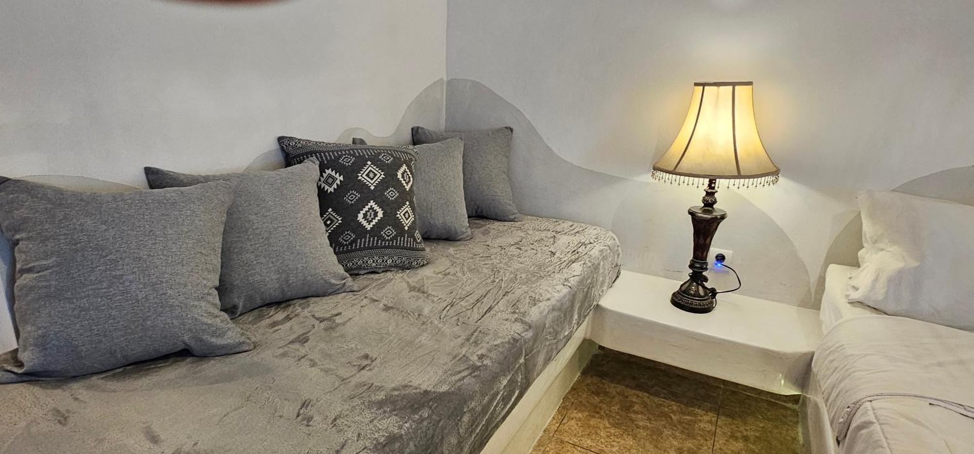 Apartment Pleasure Black Santorini