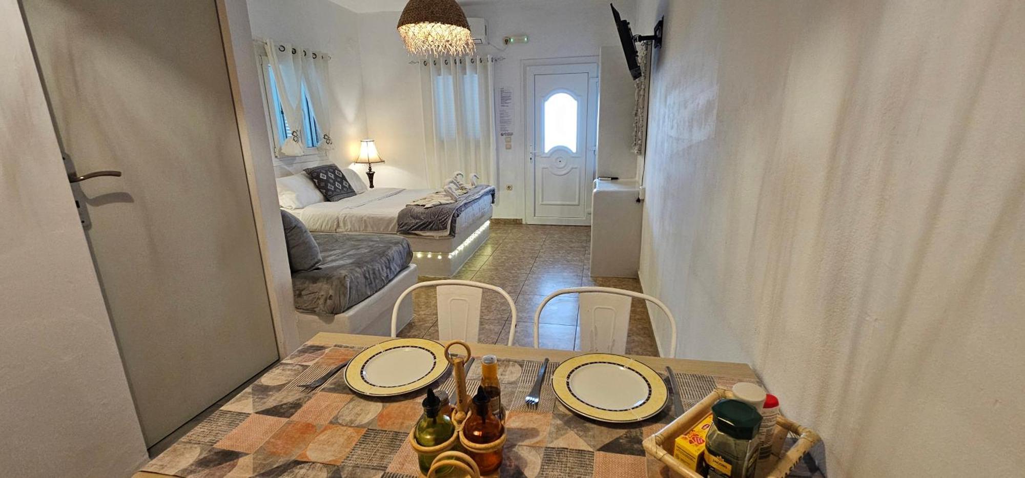 Pleasure Black Santorini Apartment *
